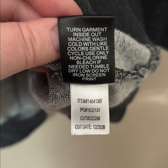 Torrid Charcoal Grey Tiger Off Shoulder Sweatshirt Women’s Plus Size 5X - Picture 5 of 6